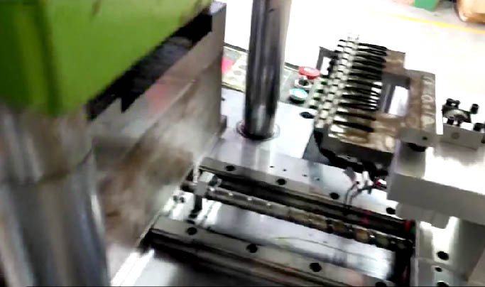 全自动绳子拉片机调试成功 生产效率大幅提升